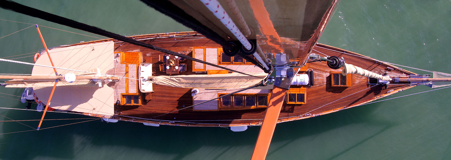 S/Y Aventure deck view from above